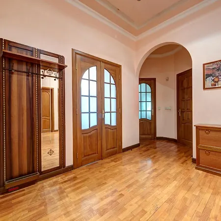 Апартаменти 3-Кімнатні В Центрі Києва, М. Площа Українських Героїв Kiew Exterior foto
