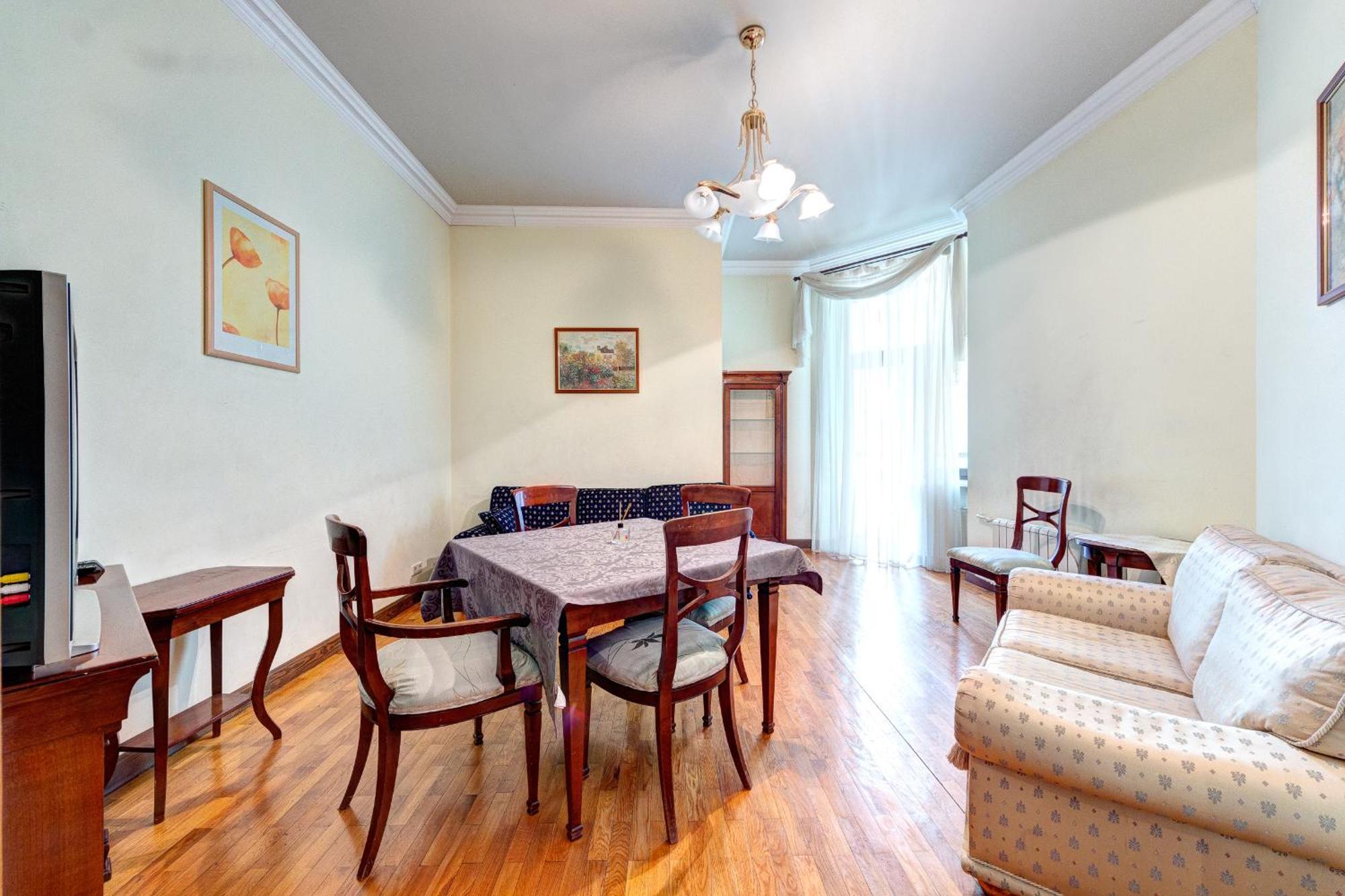 3-кімнатні в центрі києва, м. площа українських героїв Apartment Kyiv