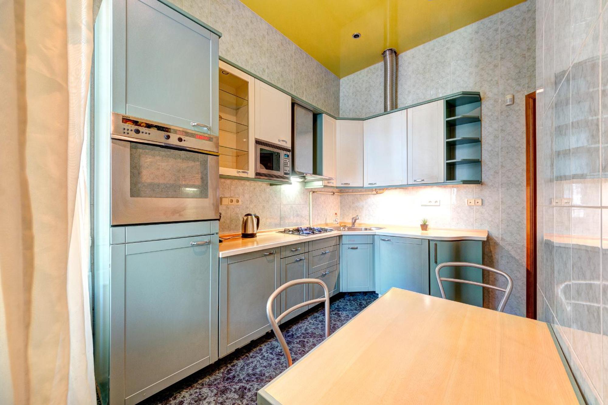 3-кімнатні в центрі києва, м. площа українських героїв Apartment